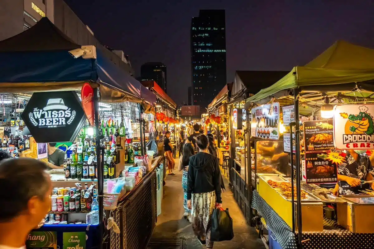 Top 7 Night Markets in Bangkok You Must Visit (2025 Guide)
