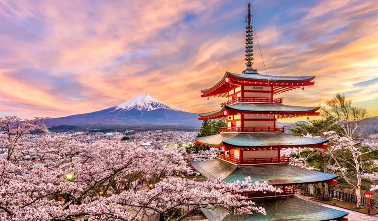 best time to travel to Japan